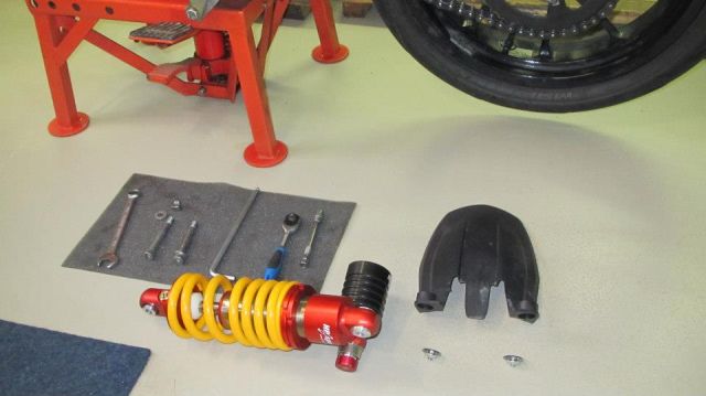 testování tlumiče pro KTM Duke